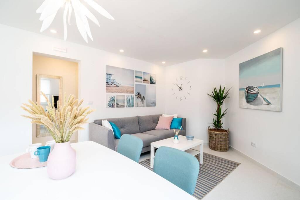 Diana: Bayside View Beauty - A Romantic Apartamento